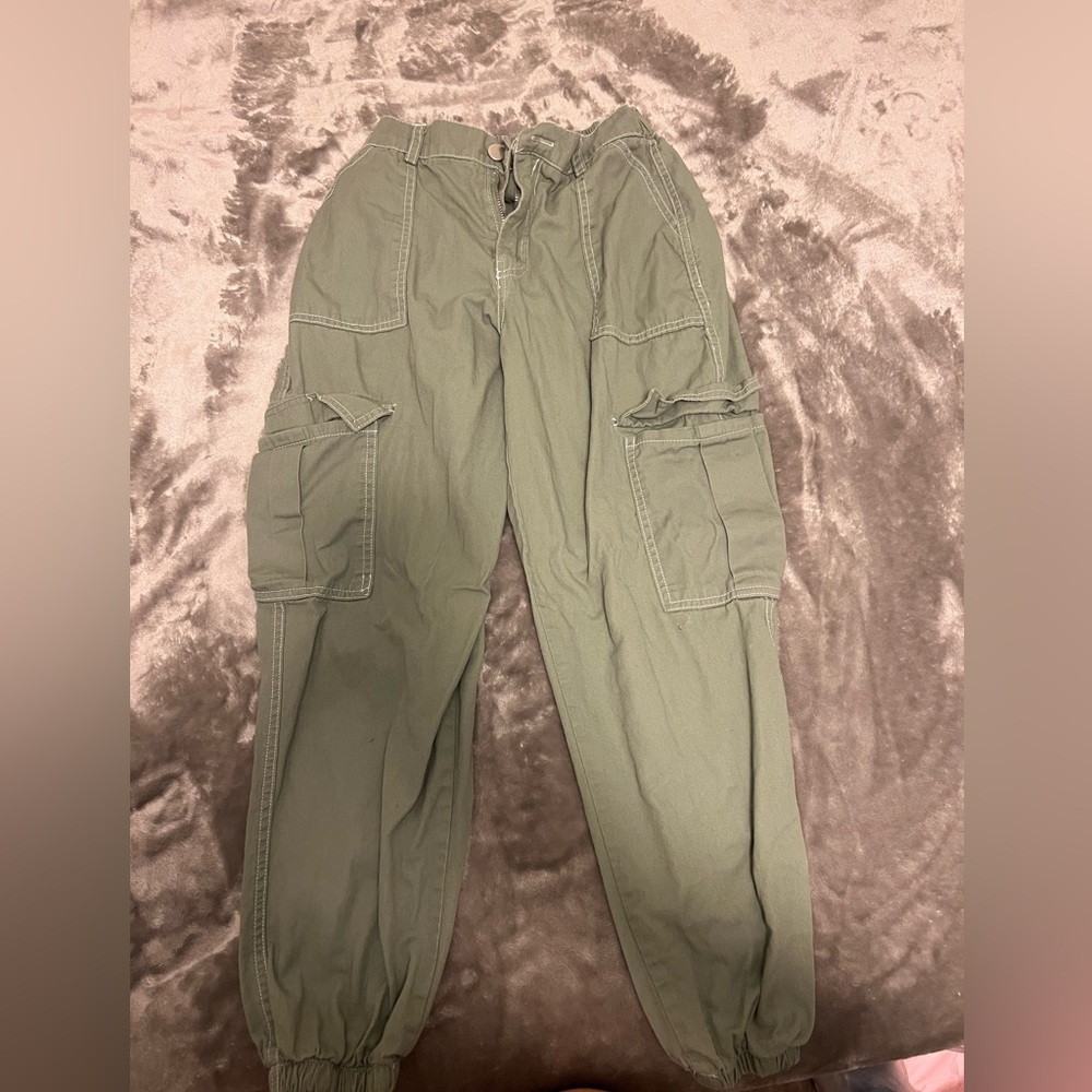 green cargo pants